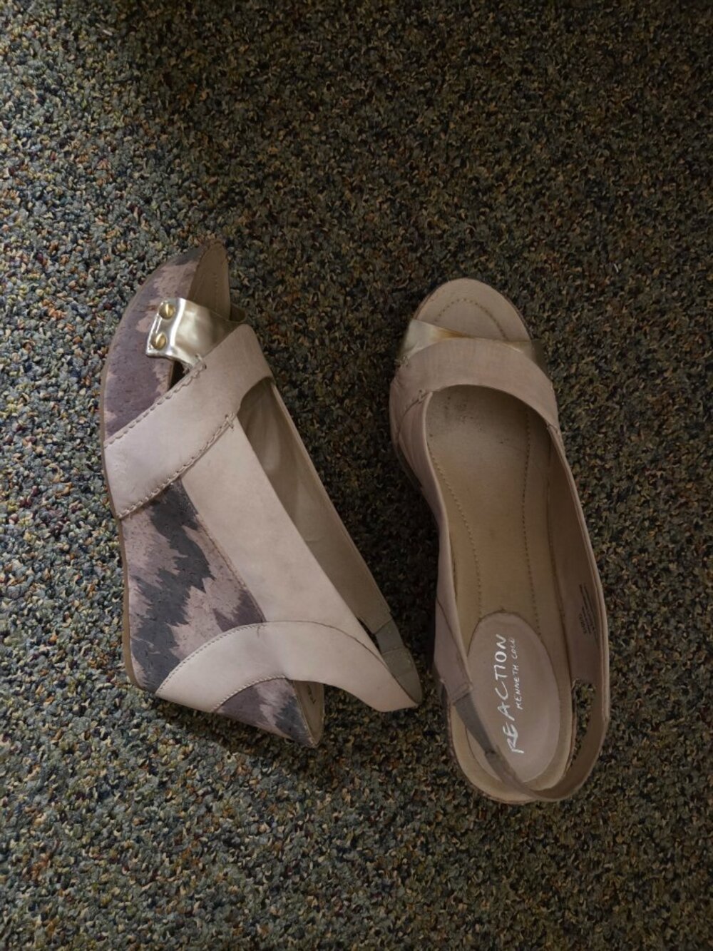 Kenneth Cole Reaction SOLE-R LE Taupe 4" heel 9.5 Med